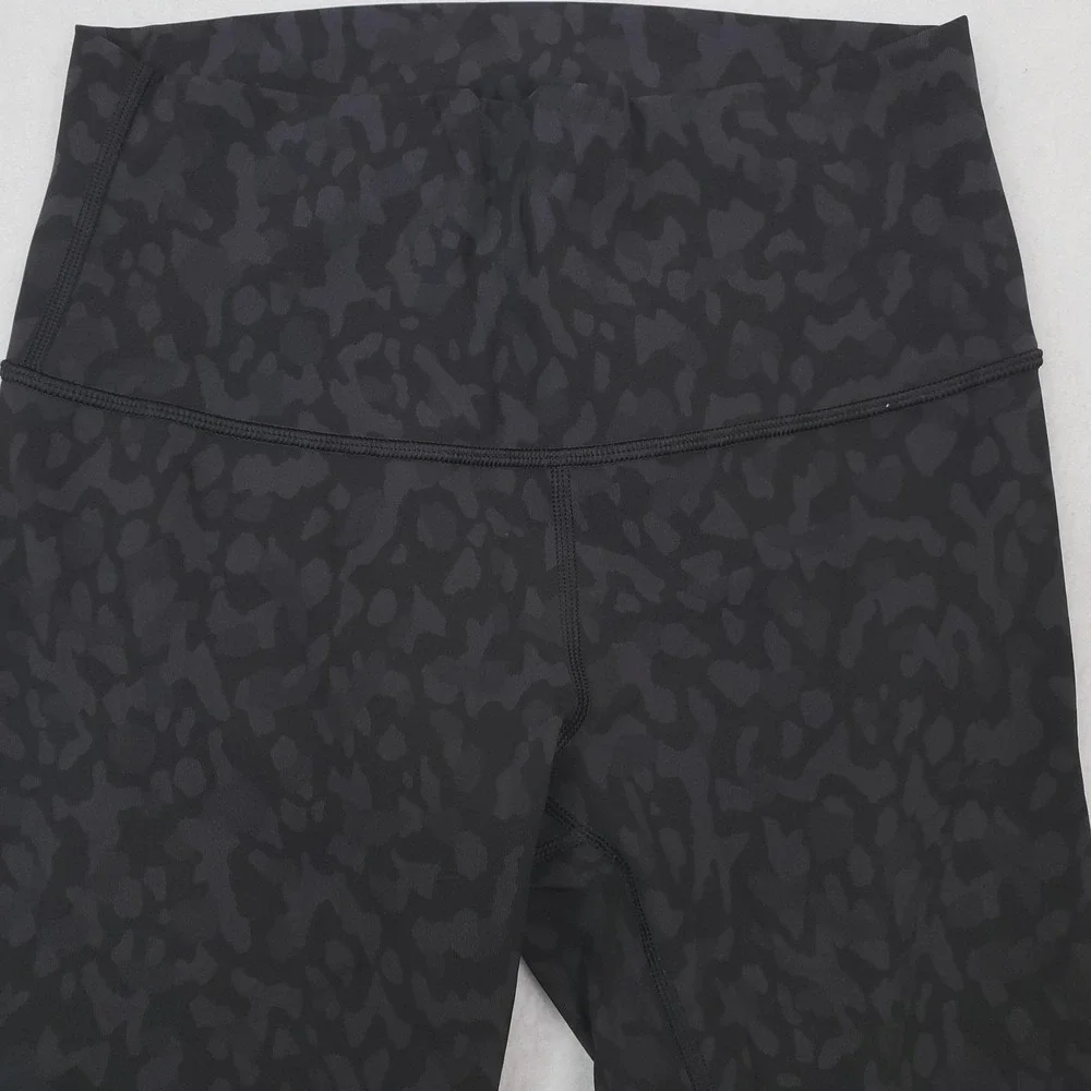 Lululemon Leggings Womens 6 Black Wunder Under Crop High Rise Yoga Leopard Print